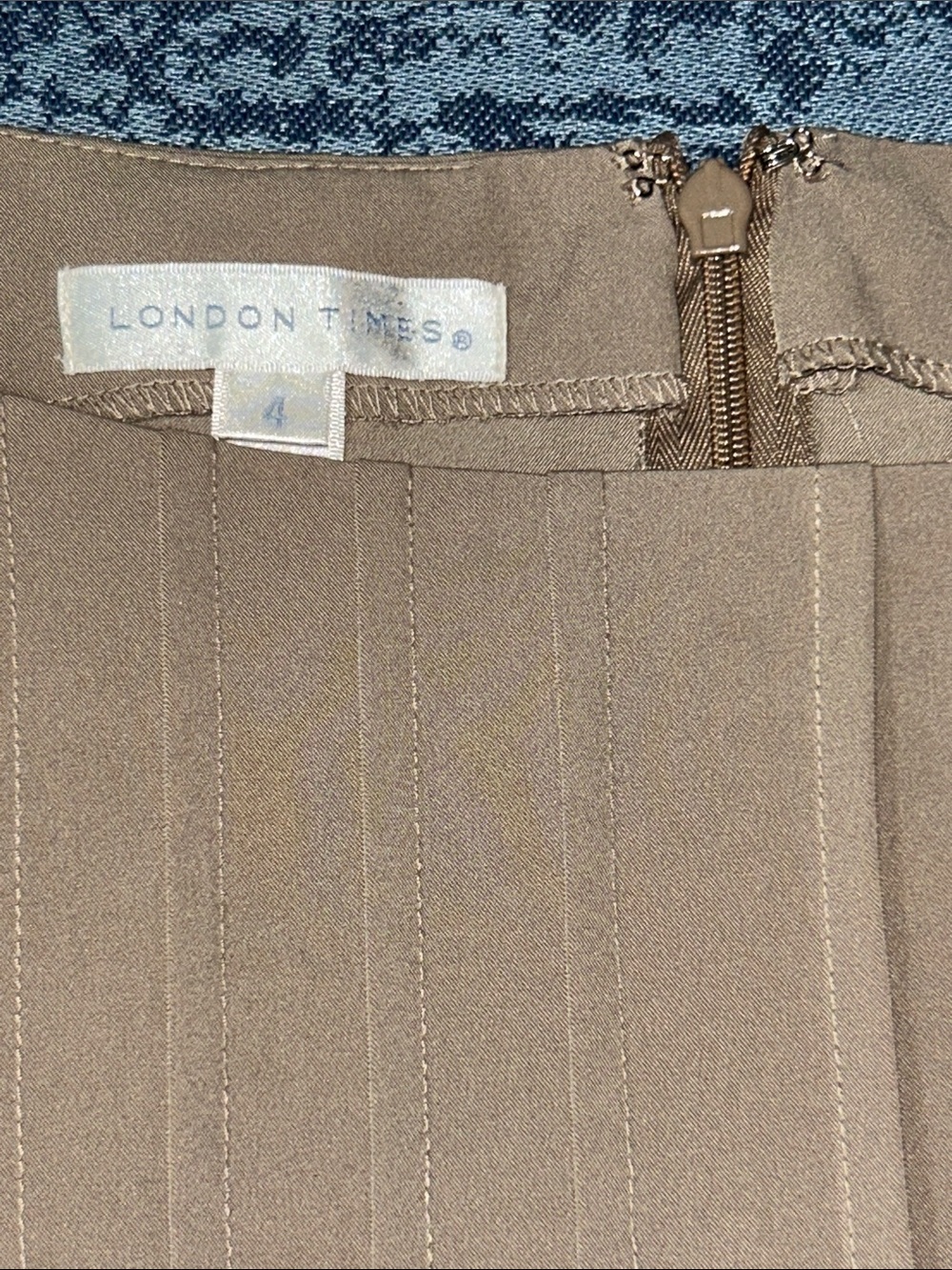 London Times Pleated Pencil dress in Taupe size 4